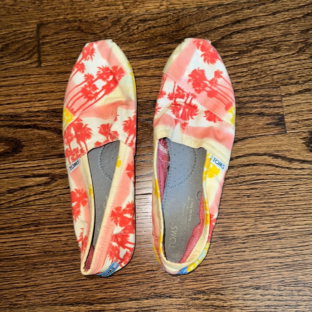TOMS